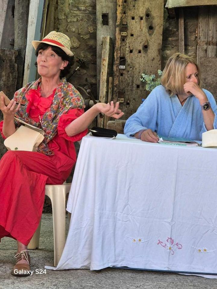 La troupe de théâtre LES MOTS QUI PORTENT présente DEUX FEMMES une pièce de Claude Broussouloux.